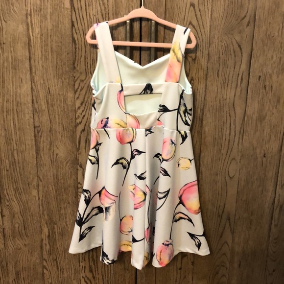 Pippa & Julie dress in size 7 - Picture 6 of 7